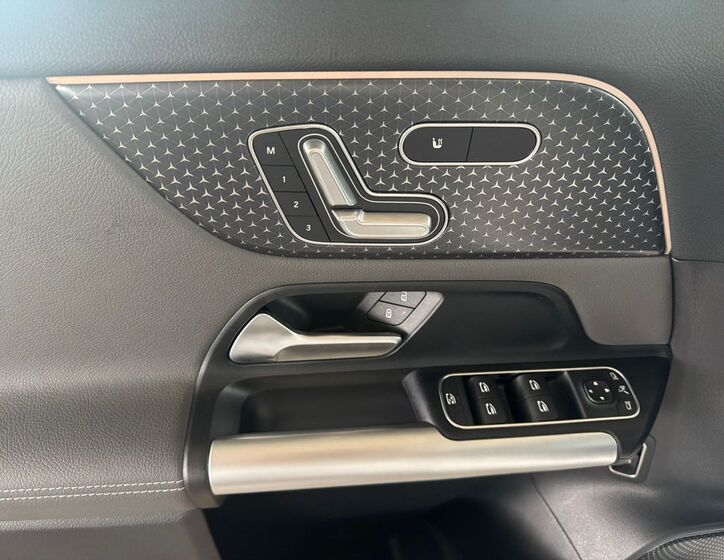 Mercedes-Benz EQA 10
