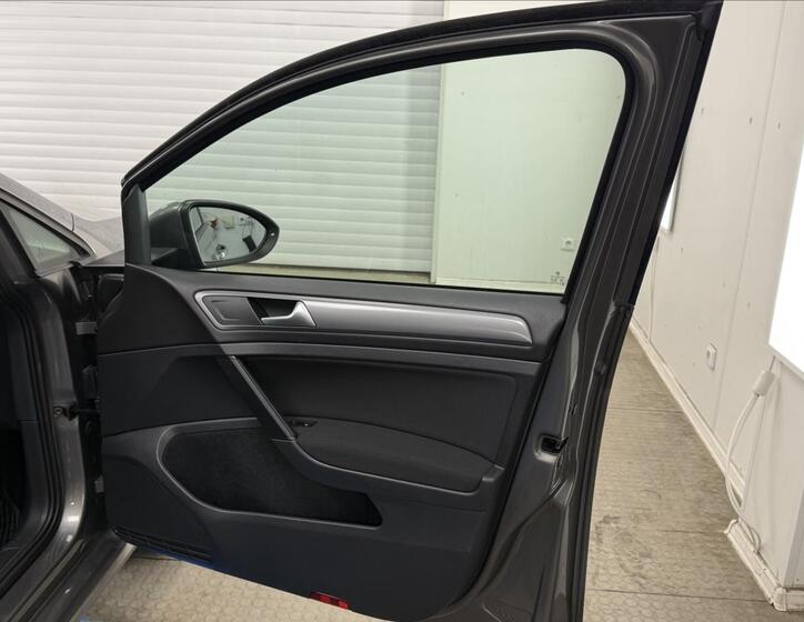 Volkswagen Golf 25