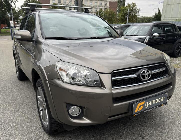 Toyota RAV4 16