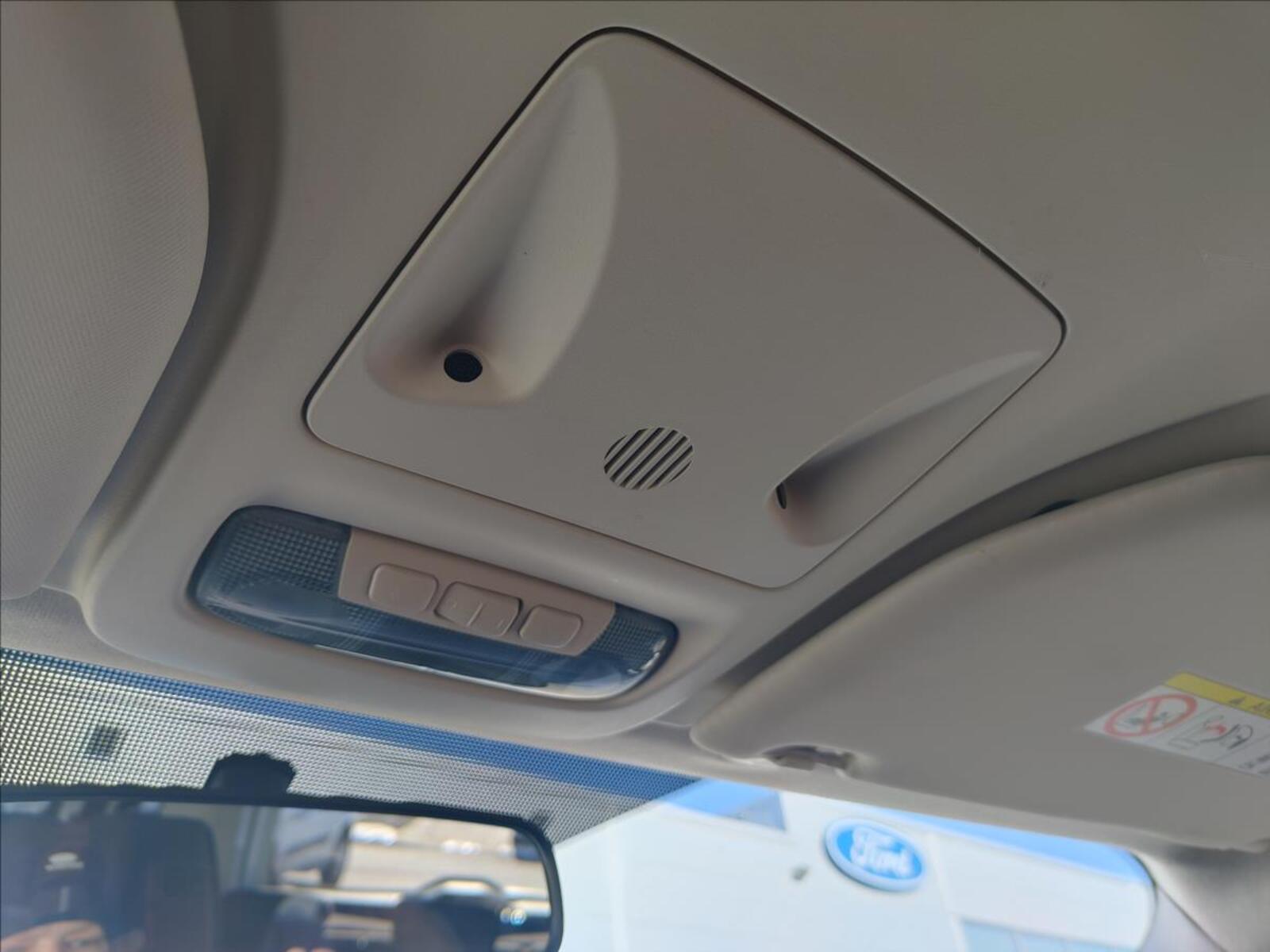 Ford Tourneo Courier 32