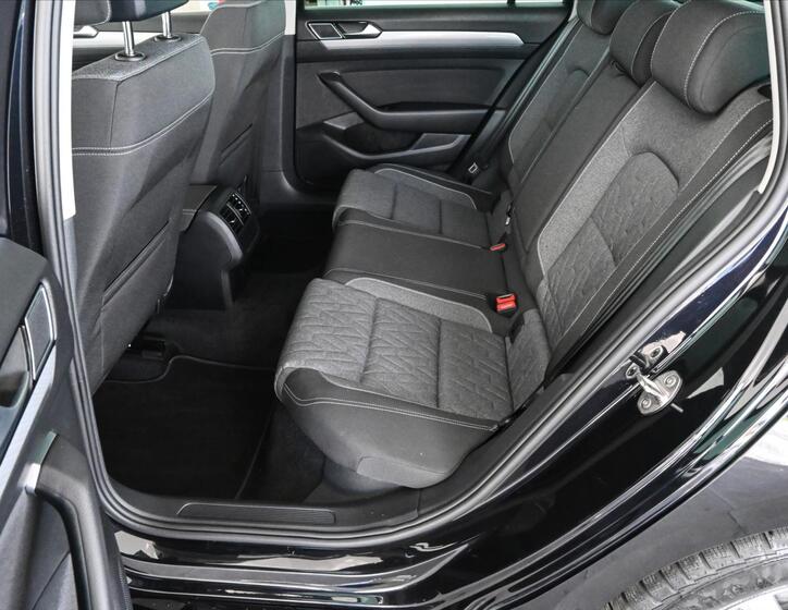Volkswagen Passat 10