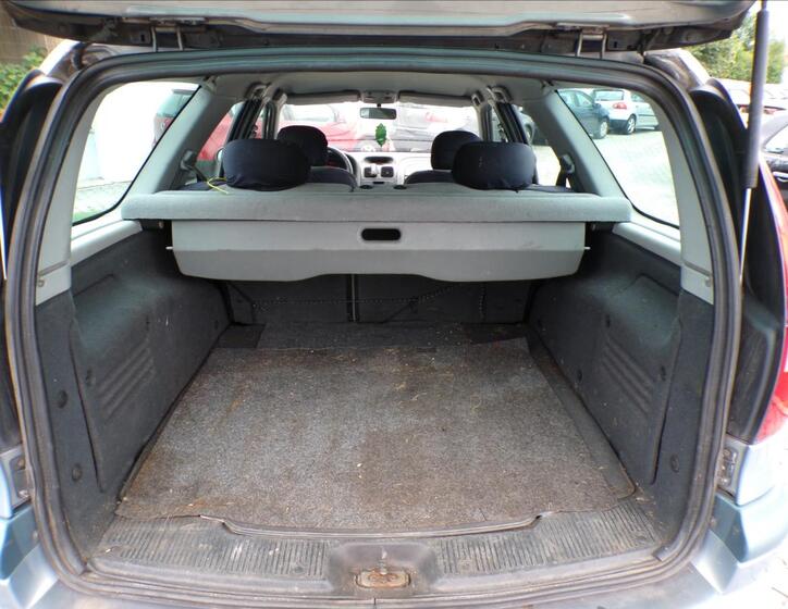Renault Laguna 13