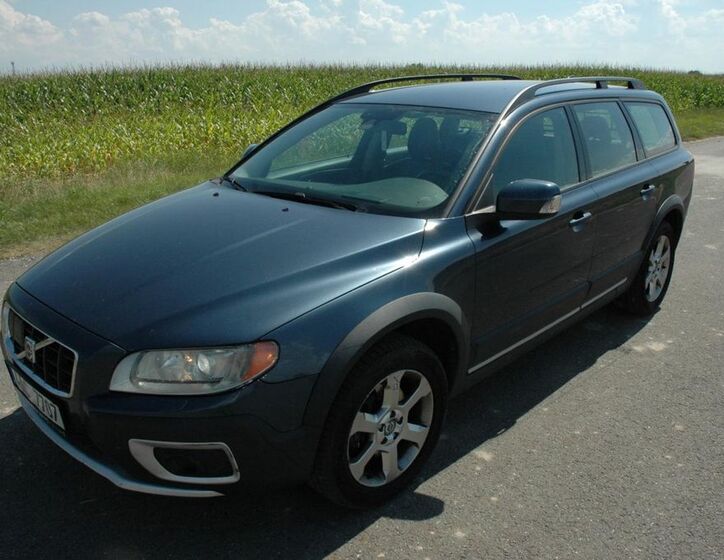 Volvo XC70 1