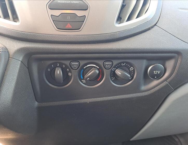 Ford Transit 13