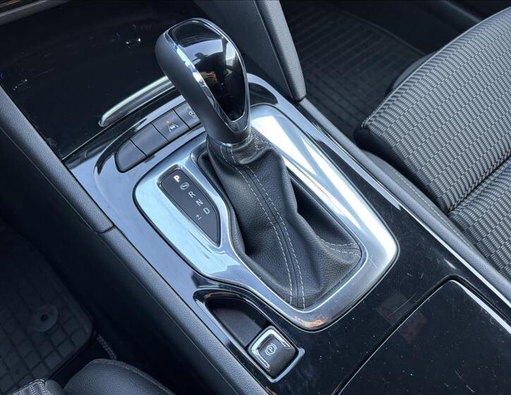 Opel Insignia 40