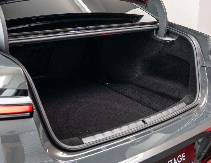 BMW i7 24