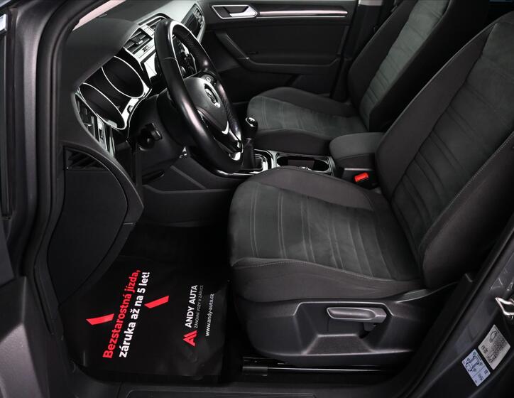 Volkswagen Touran 10