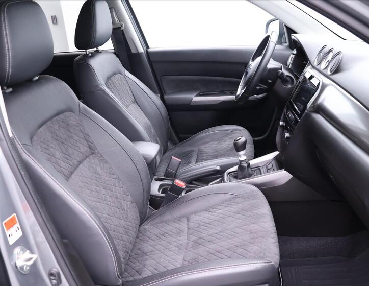 Suzuki Vitara 12