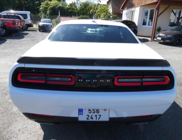 Dodge Challenger 9