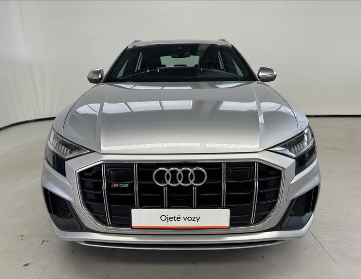 Audi SQ8 4