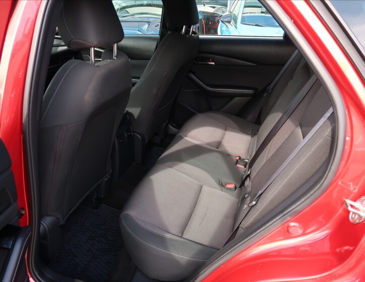 Mazda CX-30 9