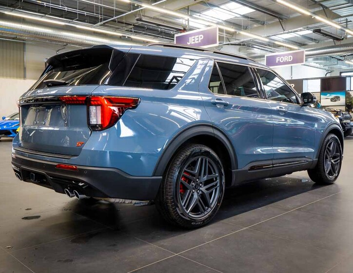 Ford Explorer 9