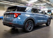 Ford Explorer 9
