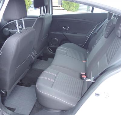 Renault Fluence 14