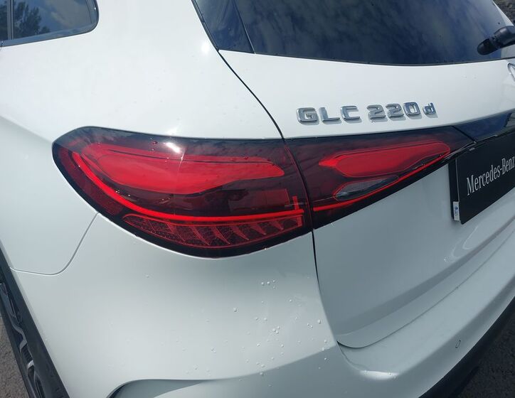 Mercedes-Benz GLC 13