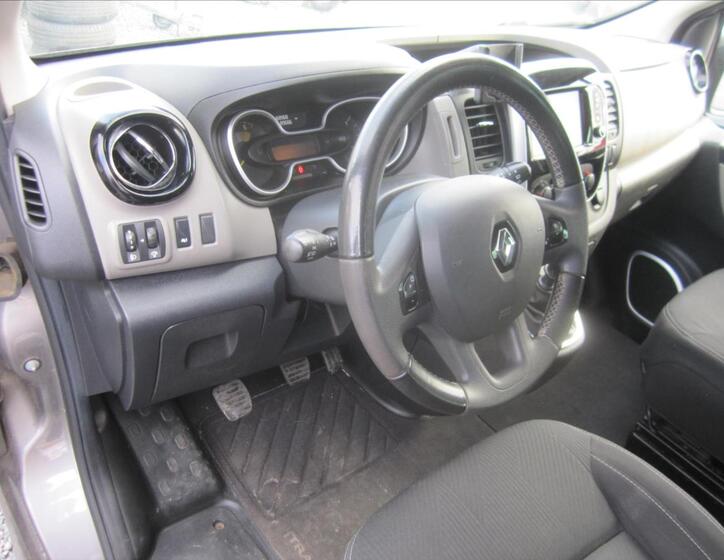 Renault Trafic 11