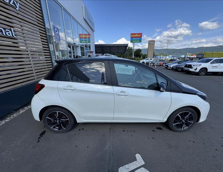 Toyota Yaris 16