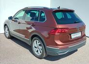Volkswagen Tiguan 9