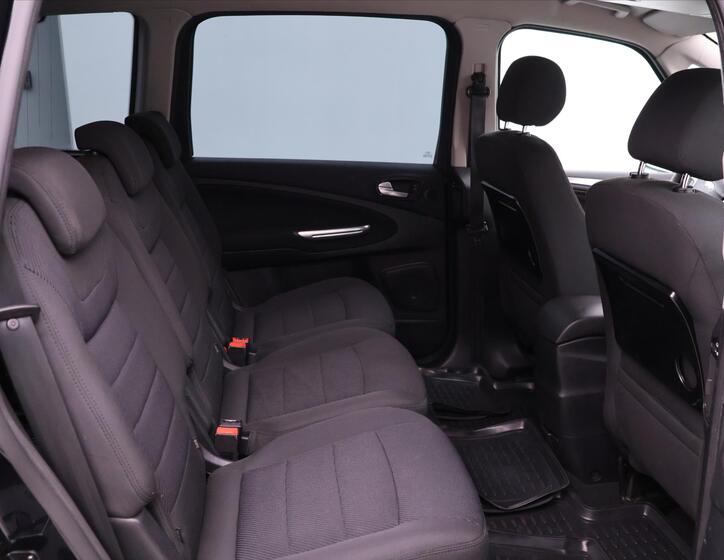 Ford Galaxy 14