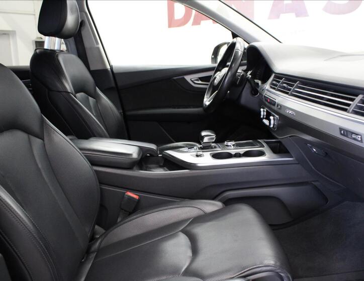 Audi Q7 12