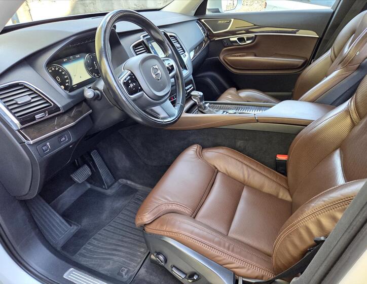 Volvo XC90 9
