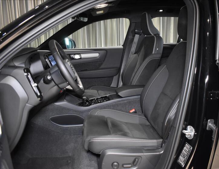 Volvo XC40 8