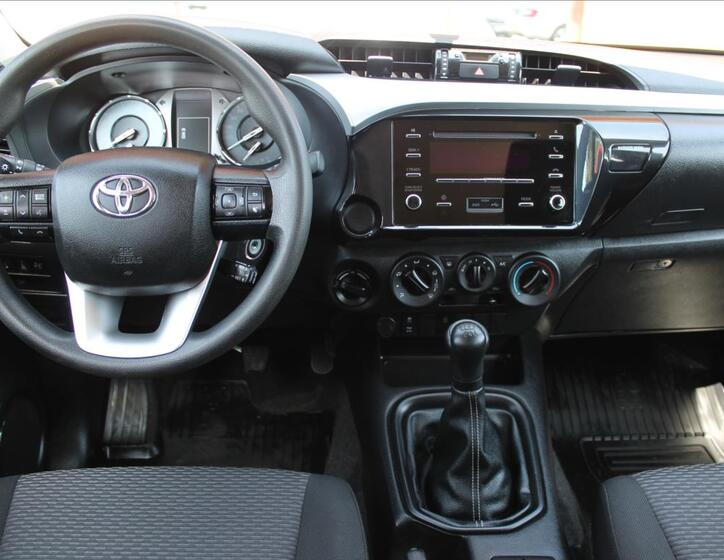 Toyota Hilux 9