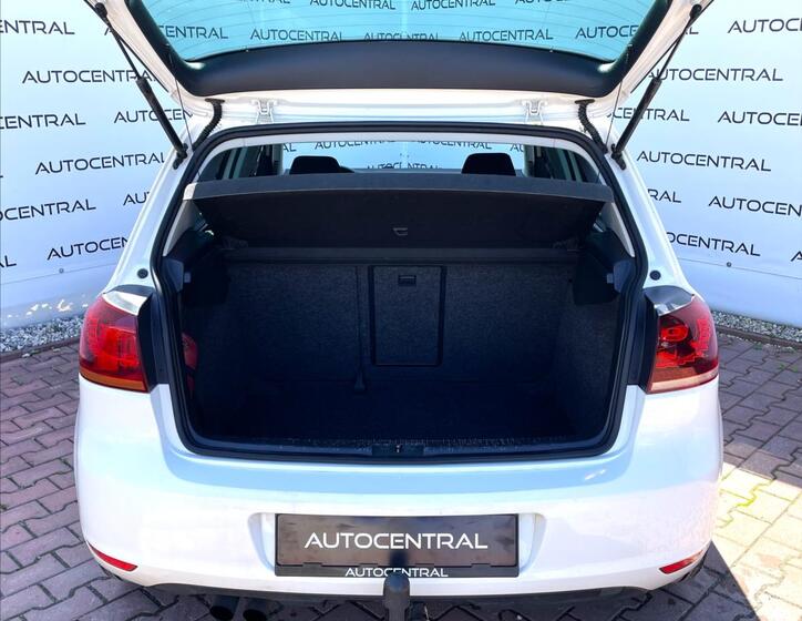 Volkswagen Golf 11