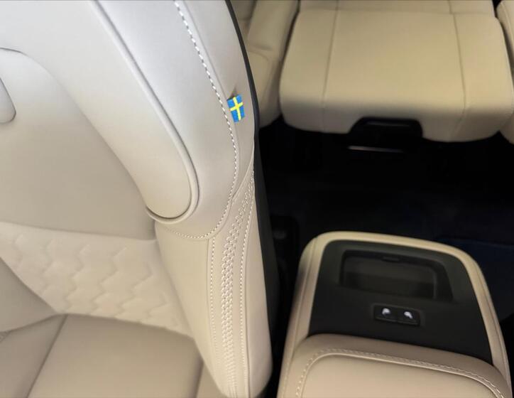 Volvo XC90 15