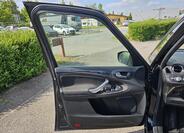 Ford Galaxy 9