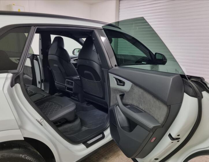 Audi SQ8 18