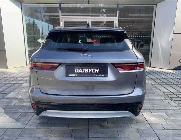 Jaguar F-Pace 36
