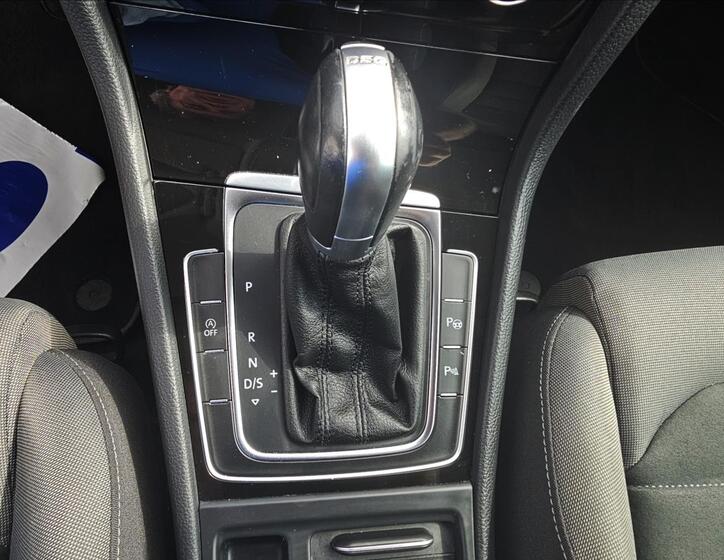 Volkswagen Golf 22