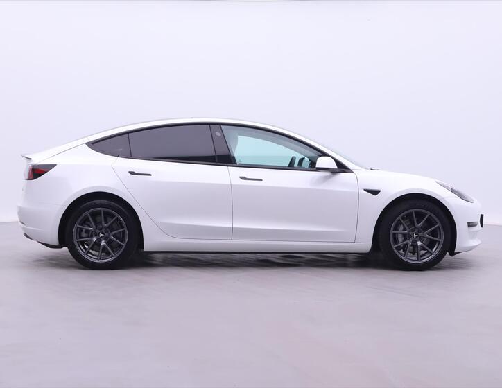 Tesla Model 3 8
