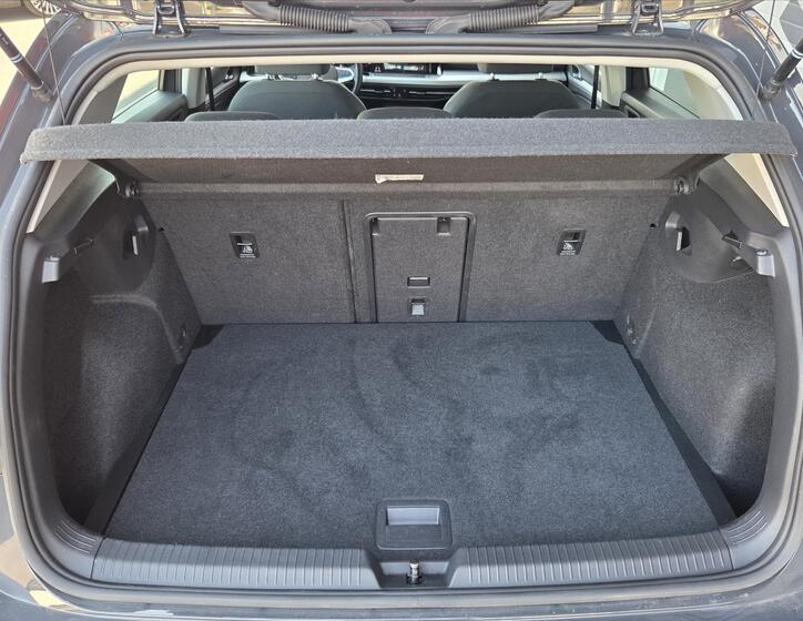 Volkswagen Golf 9