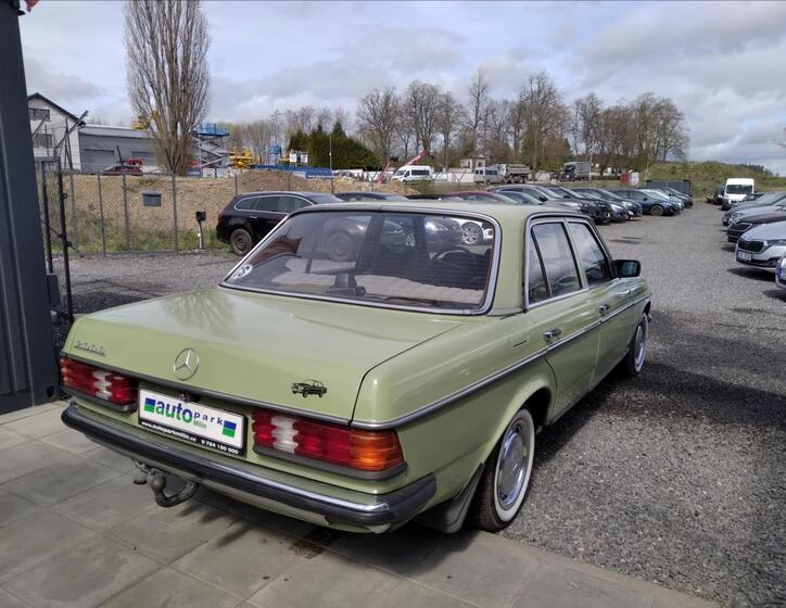 Mercedes-Benz 200 7