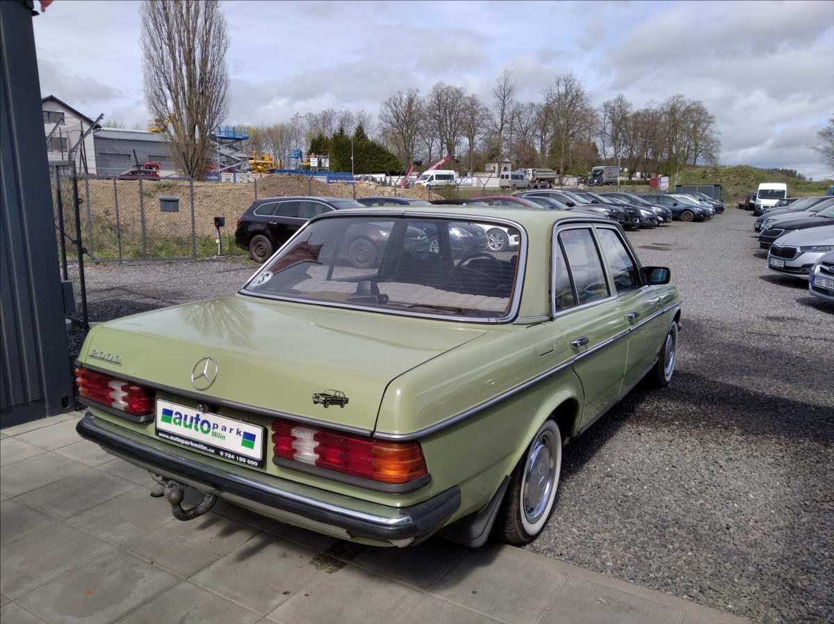 Mercedes-Benz 200