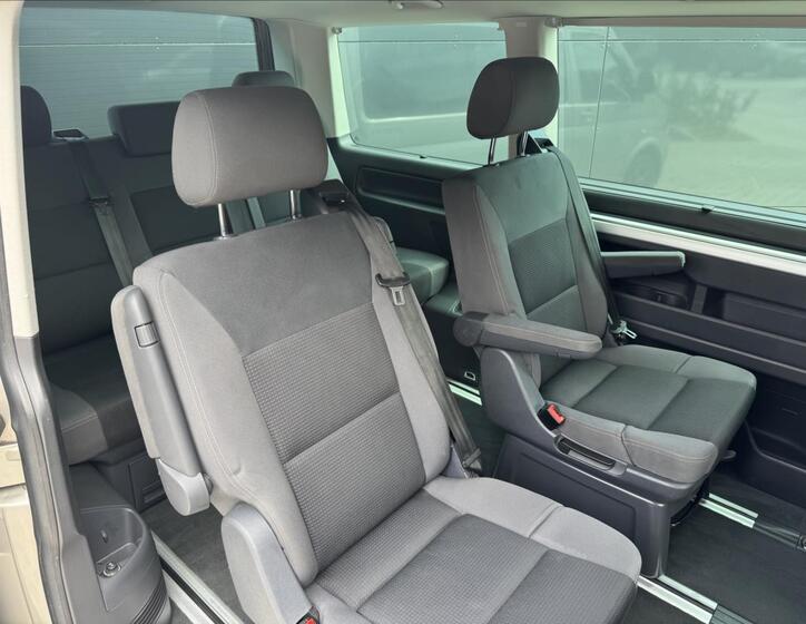 Volkswagen Multivan 16