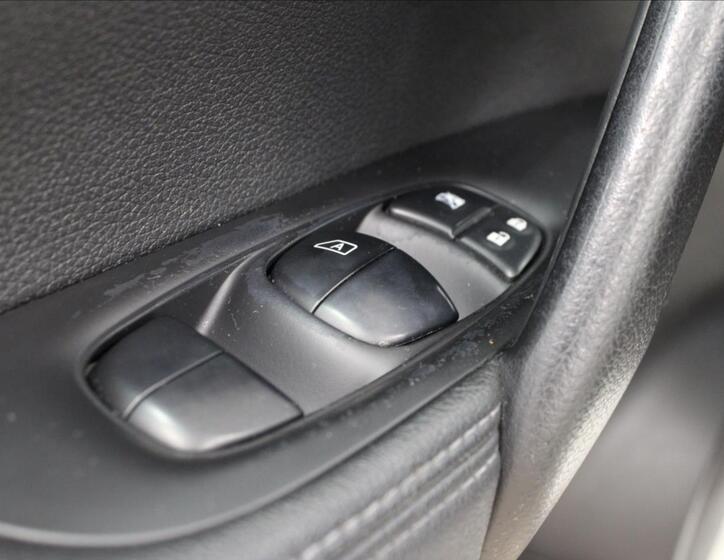 Nissan Qashqai 15