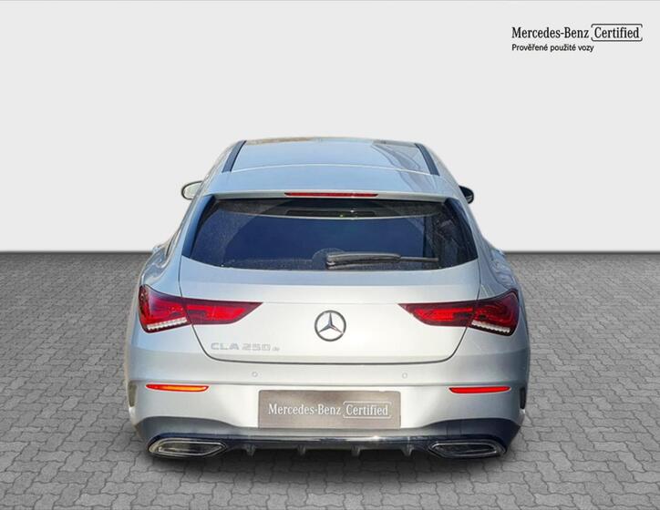 Mercedes-Benz CLA 4