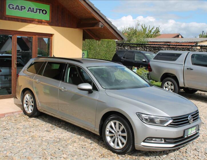 Volkswagen Passat 1