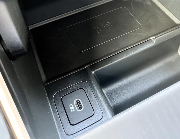 Land Rover Range Rover Velar 24