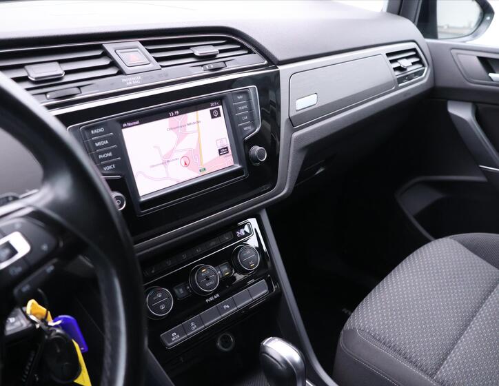 Volkswagen Touran 26