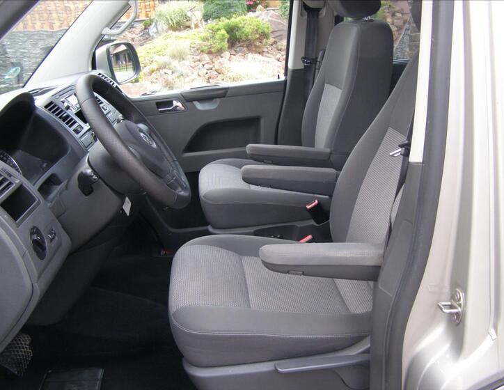 Volkswagen Caravelle 9