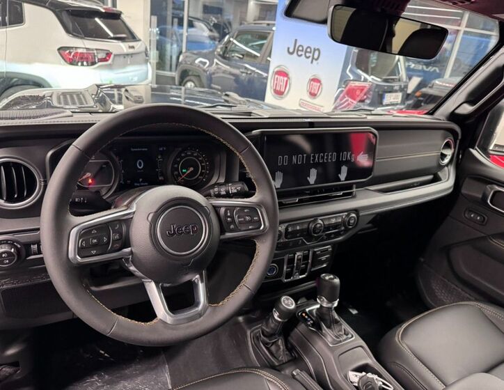 Jeep Wrangler 14
