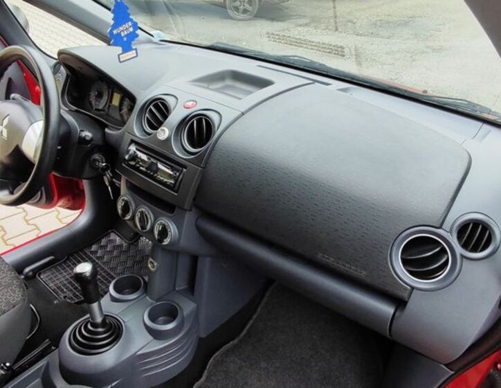 Mitsubishi Colt 12