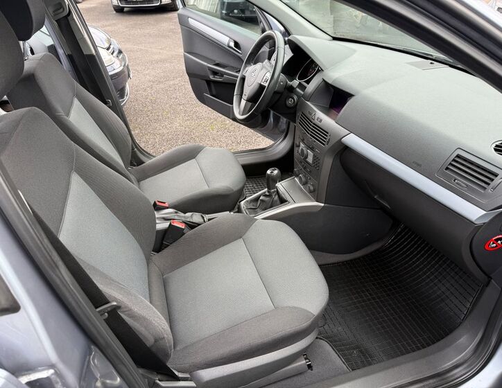 Opel Astra 8