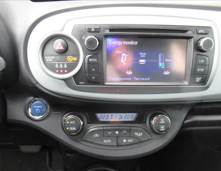 Toyota Yaris 10