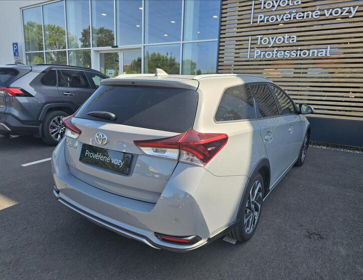 Toyota Auris 16