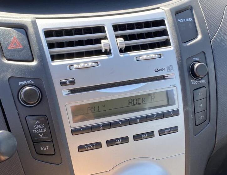 Toyota Yaris 17